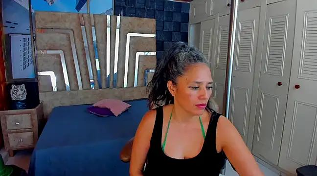 cute sassy online show from 03-21-25, 09:01