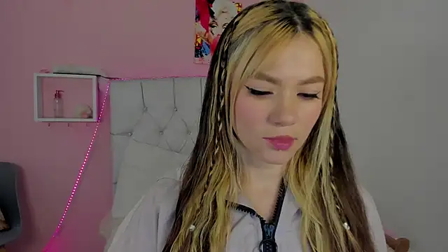 18candys online show from 06-25-26, 10:36