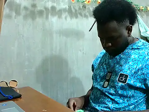 2ocmaxi online show from 11-17-25, 08:58