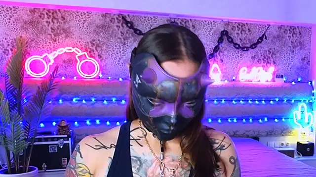 Cool Freak  online show from 10-06-25, 10:34