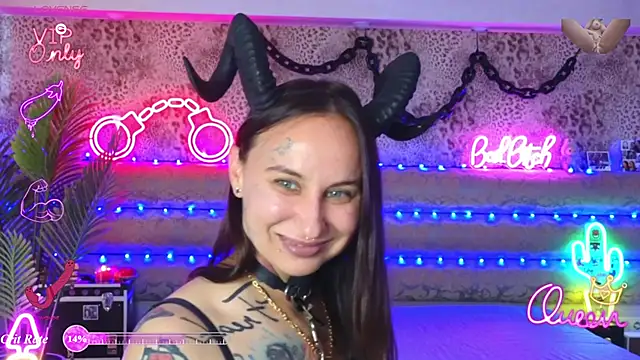Snapshot of Cool_Freak_ chatting on 06-20-26, 10:18 Cool Freak online show from 06-20-26, 10:18