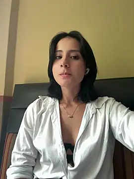 Snapshot of Ale_Lewis chatting on 02-15-25, 09:15 Ale Lewis online show from 02-15-25, 09:15