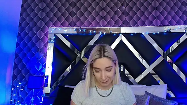 victoriaa lee  online show from 03-21-26, 07:06