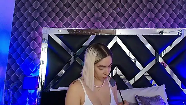 victoriaa lee  online show from 05-29-26, 07:34