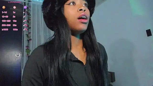 Snapshot of Mia_damm chatting on 03-19-25, 03:41 Mia damm online show from 03-19-25, 03:41