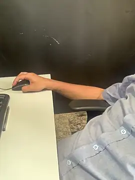 Snapshot of trimineiro_ chatting on 09-17-25, 02:41 trimineiro online show from 09-17-25, 02:41