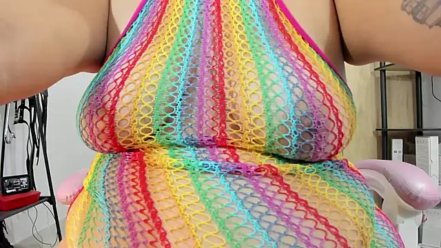Snapshot of anawatson chatting on 07-20-26, 12:25 anawatson online show from 07-20-26, 12:25