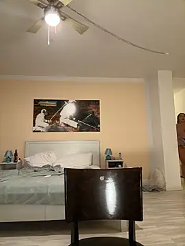 Naomisroom online show from 01-14-25, 10:55