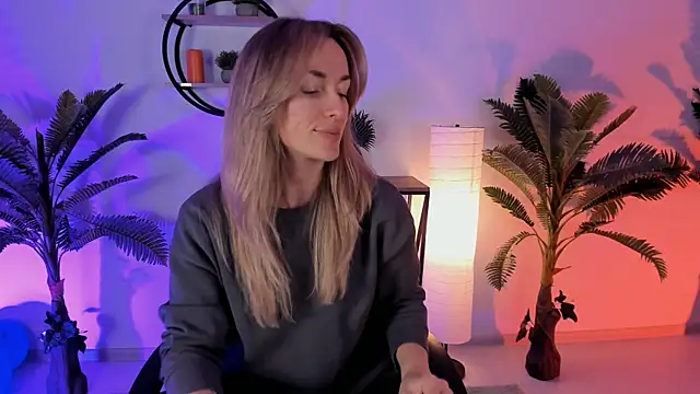 RebeccaMartinez online show from 01-17-25, 09:39