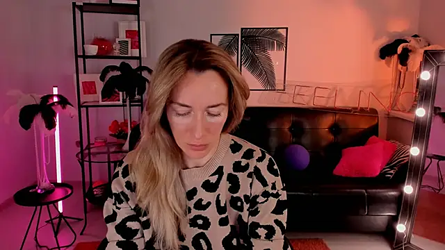 RebeccaMartinez online show from 01-23-25, 05:35