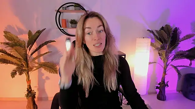 RebeccaMartinez online show from 01-31-25, 06:57