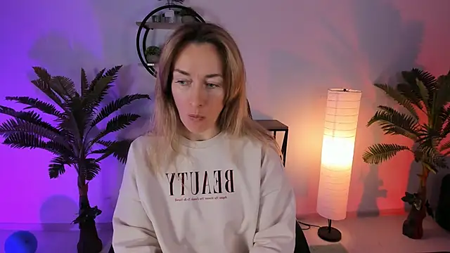 RebeccaMartinez online show from 03-02-25, 05:33