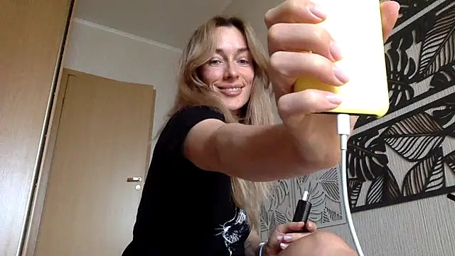 RebeccaMartinez online show from 03-06-25, 09:47