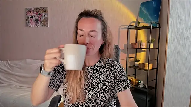 RebeccaMartinez online show from 09-13-25, 07:30