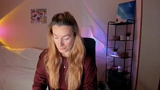 RebeccaMartinez online show from 10-28-25, 11:47