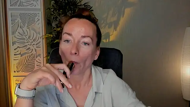 Snapshot of RebeccaMartinez chatting on 06-05-26, 10:43 RebeccaMartinez online show from 06-05-26, 10:43