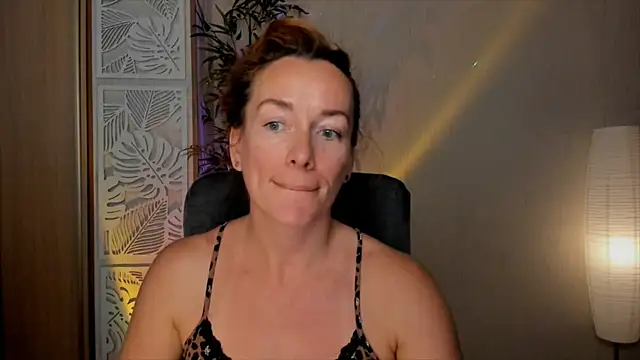 Snapshot of RebeccaMartinez chatting on 07-06-26, 10:56 RebeccaMartinez online show from 07-06-26, 10:56