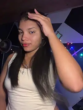 Snapshot of emilyharber chatting on 05-07-26, 02:44 emilyharber online show from 05-07-26, 02:44