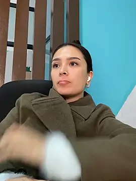 Snapshot of Sweet_Lollypop chatting on 02-13-26, 06:31 Sweet Lollypop online show from 02-13-26, 06:31