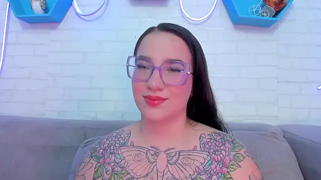 Snapshot of DEVA_BLUE_ chatting on 01-19-25, 04:33 DEVA BLUE  online show from 01-19-25, 04:33