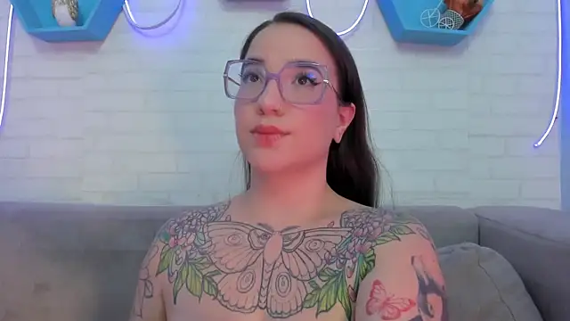 Snapshot of DEVA_BLUE_ chatting on 01-20-25, 07:47 DEVA BLUE  online show from 01-20-25, 07:47