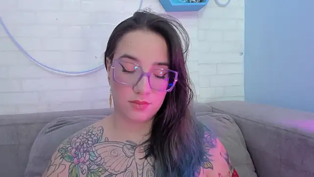 Snapshot of DEVA_BLUE_ chatting on 02-10-25, 12:41 DEVA BLUE  online show from 02-10-25, 12:41