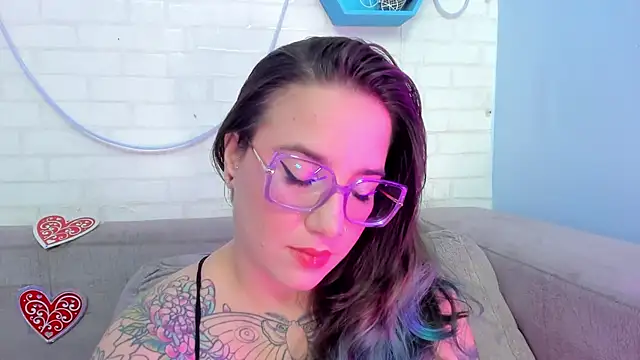 Snapshot of DEVA_BLUE_ chatting on 02-18-25, 03:42 DEVA BLUE  online show from 02-18-25, 03:42