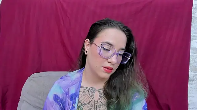 Snapshot of DEVA_BLUE_ chatting on 03-12-25, 09:24 DEVA BLUE  online show from 03-12-25, 09:24