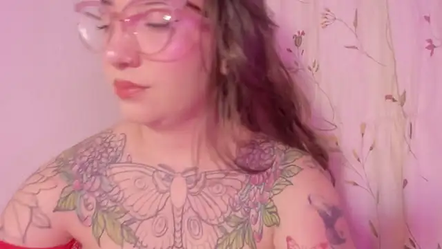 Snapshot of DEVA_BLUE_ chatting on 09-26-25, 04:05 DEVA BLUE  online show from 09-26-25, 04:05