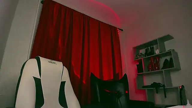 Snapshot of Frau__Lilith chatting on 03-02-25, 12:54 Frau Lilith online show from 03-02-25, 12:54