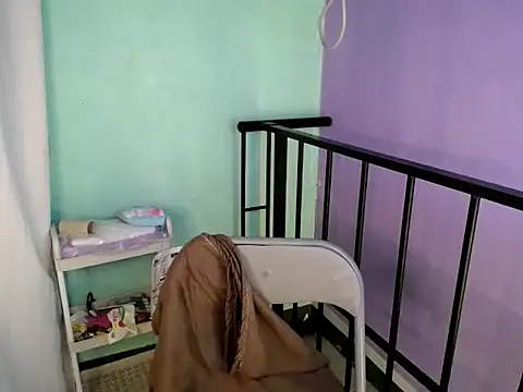 katie white online show from 03-26-26, 07:47