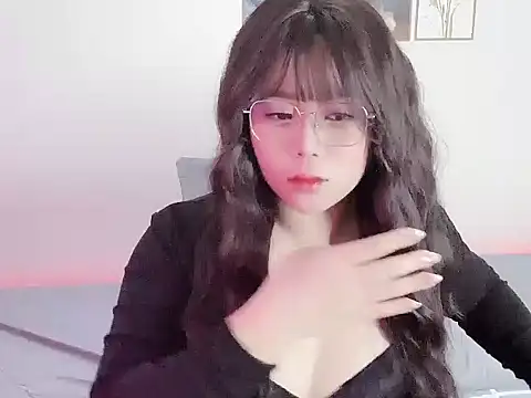   Lyly   online show from 11-26-25, 01:50