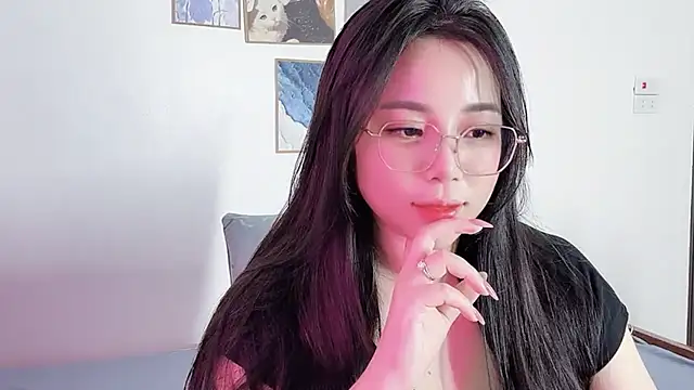   Lyly   online show from 07-31-26, 04:06