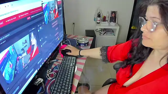 BellaFlaming online show from 01-07-25, 10:54