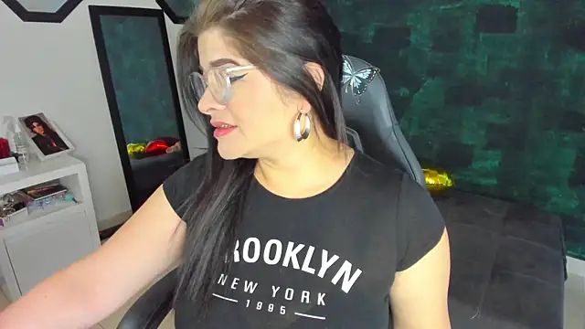 Snapshot of BellaFlaming chatting on 01-13-25, 11:19 BellaFlaming online show from 01-13-25, 11:19