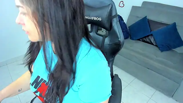 BellaFlaming online show from 03-07-25, 09:40