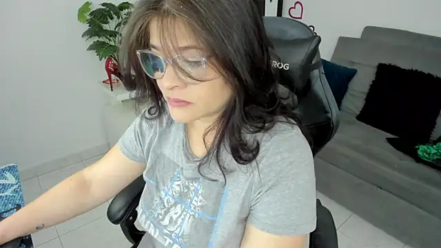 BellaFlaming online show from 03-17-25, 10:17