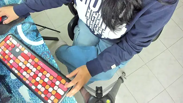 BellaFlaming online show from 05-05-26, 10:45