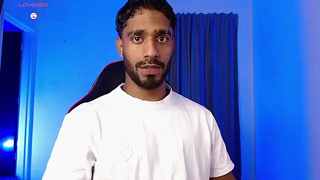 Snapshot of Christian_thor chatting on 02-14-26, 04:20 Christian thor online show from 02-14-26, 04:20