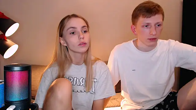 juliaanddima online show from 11-25-25, 10:32