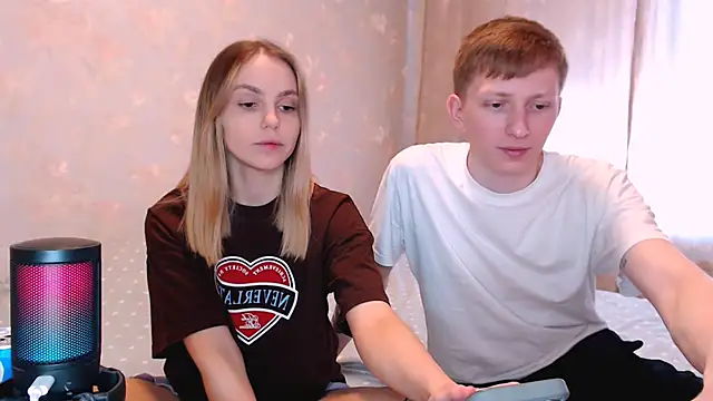 juliaanddima online show from 04-08-26, 08:58