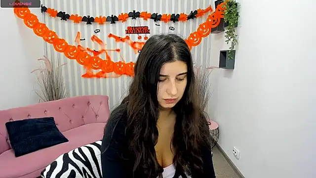 Linda EX online show from 10-16-25, 06:14