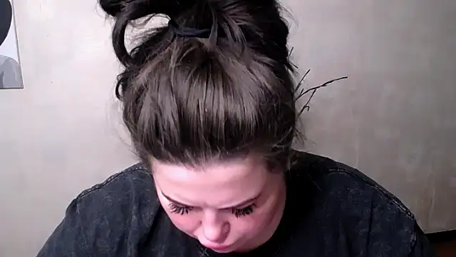 Emily Mo online show from 09-23-25, 05:32