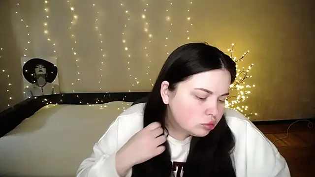 Emily Mo online show from 03-25-26, 06:52