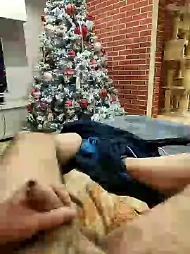 Snapshot of orsettoCum chatting on 12-14-24, 10:39 orsettoCum online show from 12-14-24, 10:39