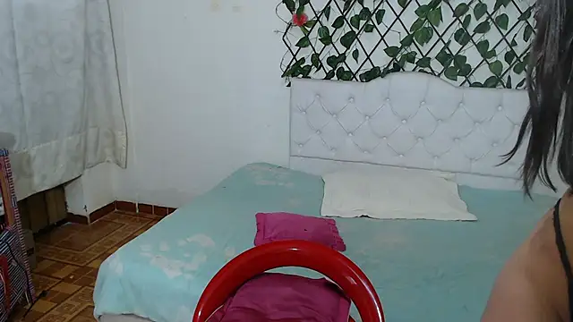 Snapshot of sweet1Girl chatting on 05-07-26, 12:10 sweet1Girl online show from 05-07-26, 12:10