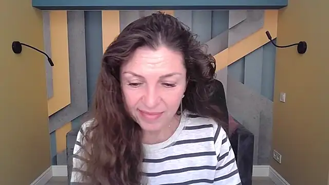 EllaLong online show from 10-31-25, 12:28