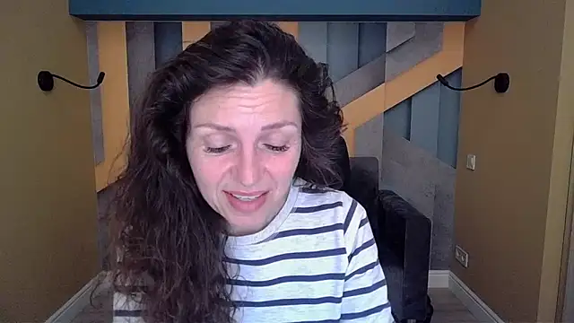 EllaLong online show from 04-04-26, 11:29