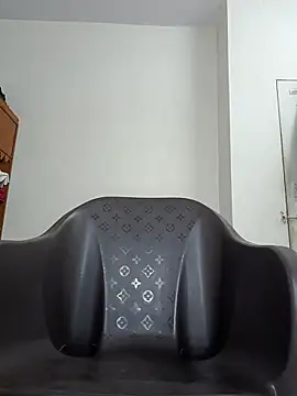 Snapshot of _surbhi_ chatting on 10-04-25, 07:06 surbhi online show from 10-04-25, 07:06