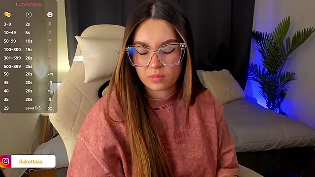 dakottaa  online show from 11-11-25, 12:21